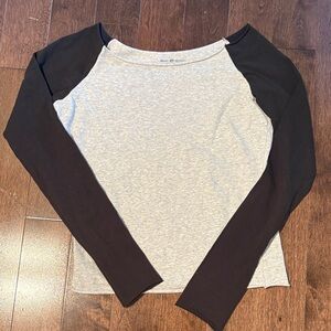 Women's Gray and Black Long Sleeve Top
